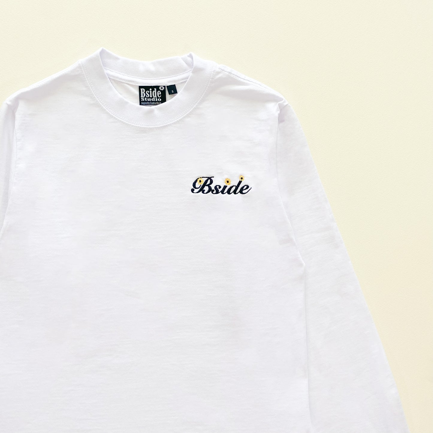 Flower Script tee by Bside Studio "Black"