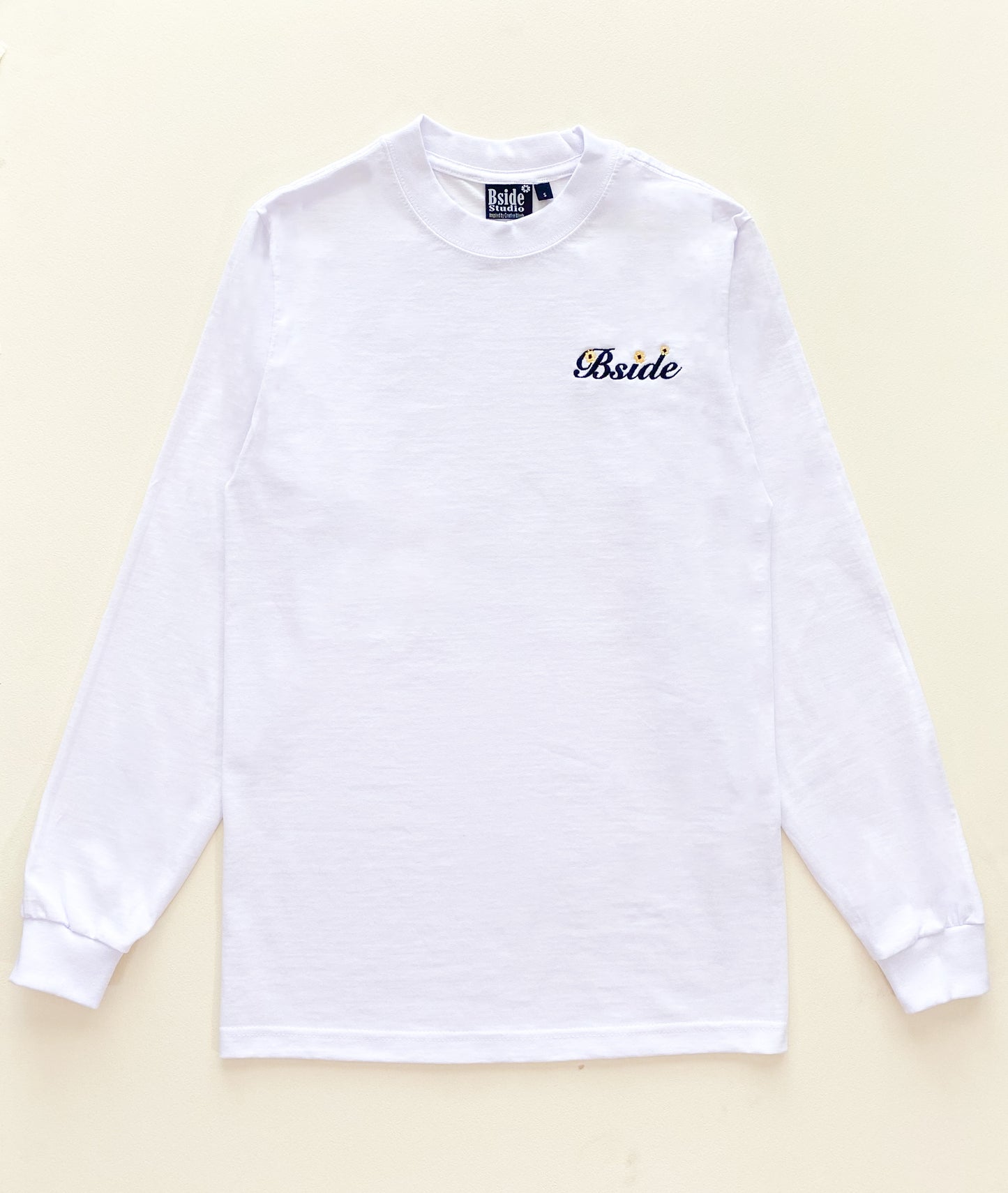 Flower Script tee by Bside Studio "Black"