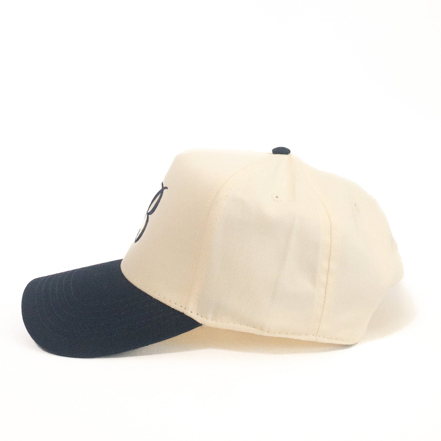 Flower script “B” by Bside Studio (June 2023)”Cream&Navy”